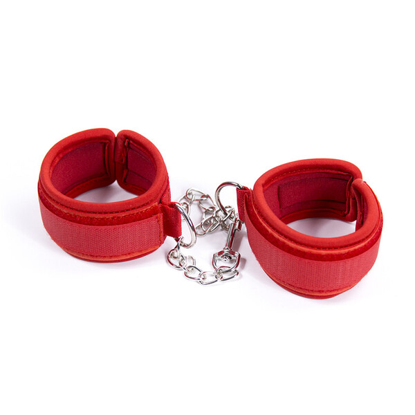 Наручники красные с карабином