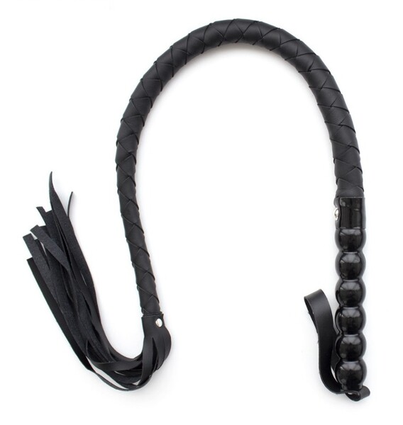 Кнут черный с твердой ручкой