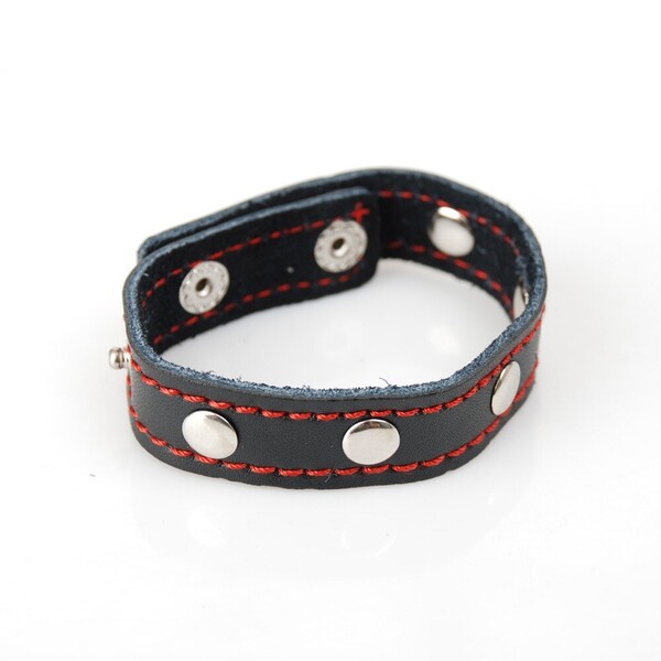 Кожаная утяжка на пенис с кнопками