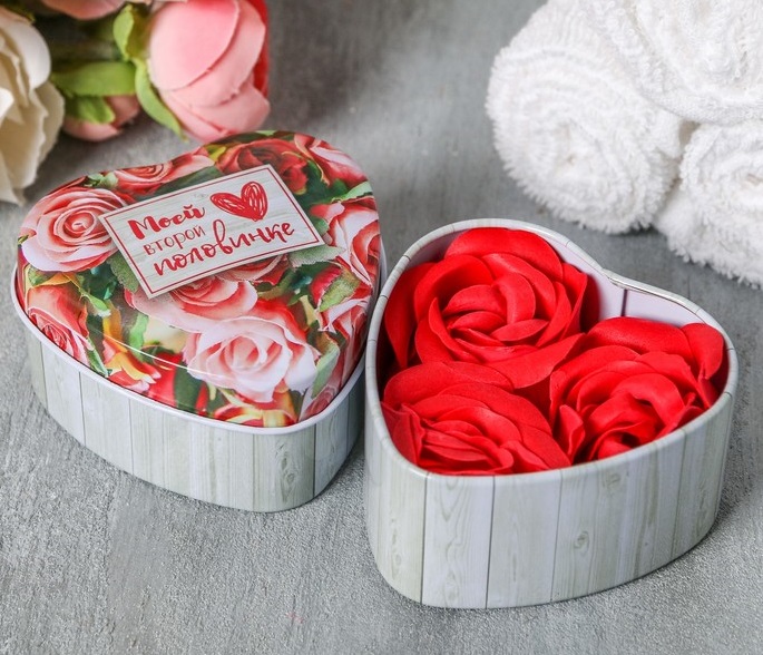 Мыльные лепестки в шкатулке-сердце Моей второй половинке