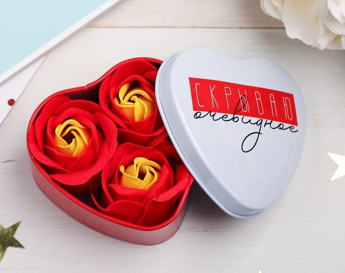 Мыльные лепестки в шкатулке-сердце Скрываю очевидное