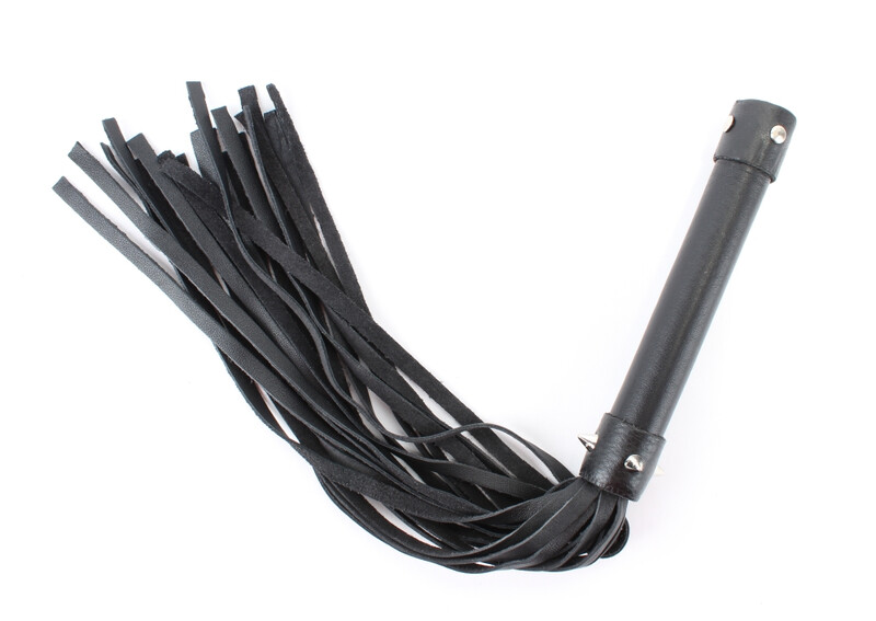 Классическая плеть с мелкими шипами