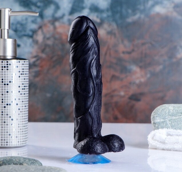 Фигурное мыло Фаворит на присоске 16 см черное 165г